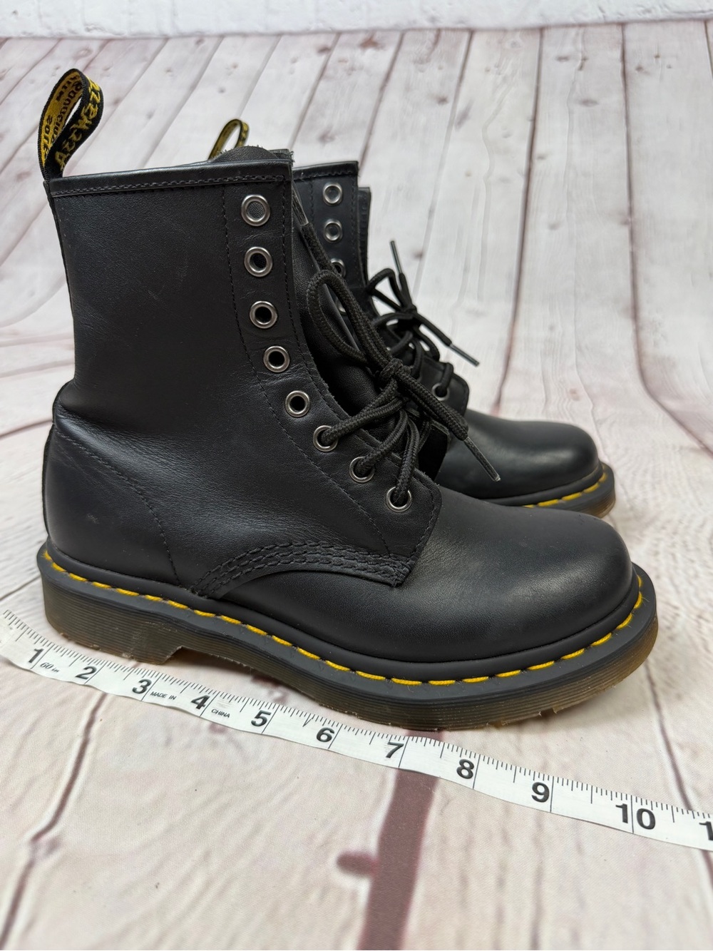DR. MARTENS 11821 Air Wair black leather combat boots with yellow stitching sz 6 - Picture 12 of 12